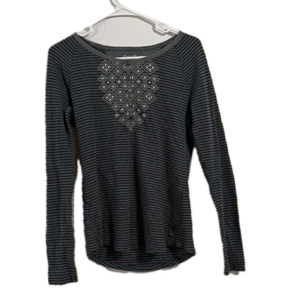 Eddie Bauer Gray Long Sleeve Sweatshirt with Crew Neck‎ and Embellished Design